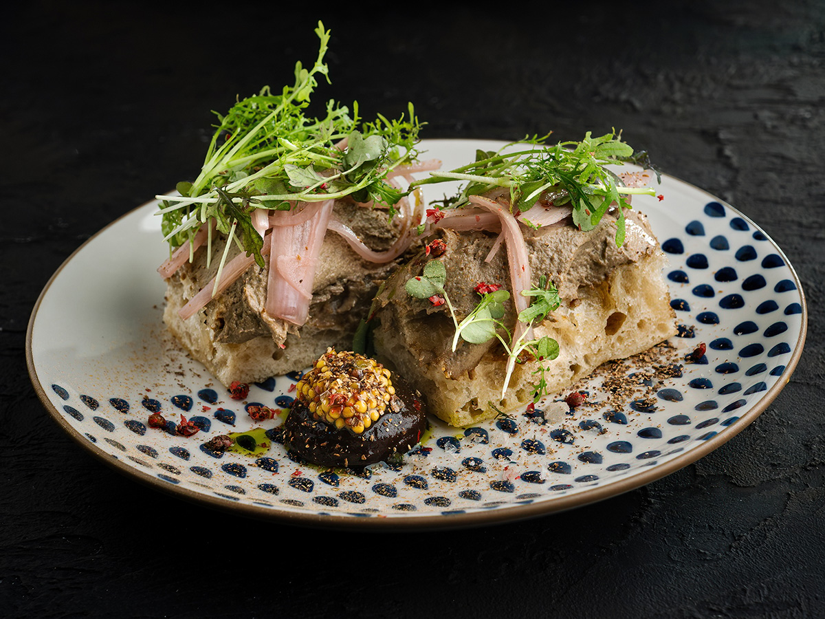 Grzybowe pâté na domowej focacci