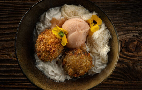 Knedle z wędzoną śliwką